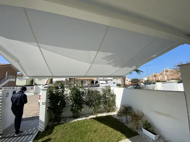 Tende a bracci con cassonetto