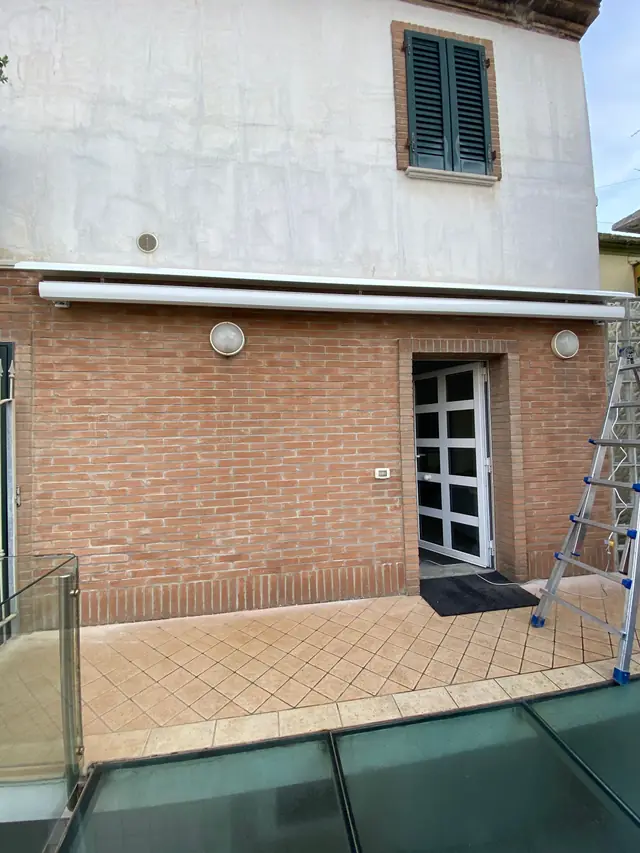Tende a bracci con cassonetto